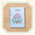 Visuel du cahier spirale illustré d'une momote creamy.