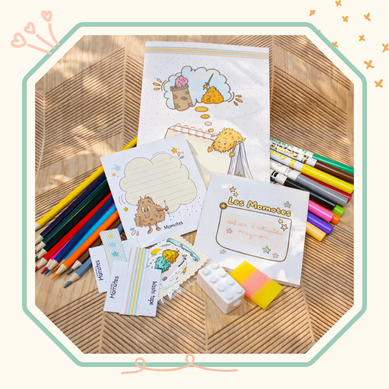 Les accessoires de la sacoche d'activités à emporter pour occuper les enfants.